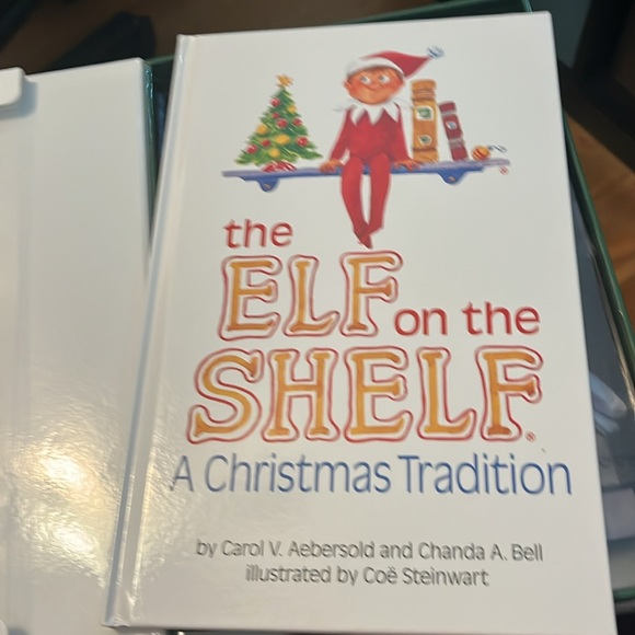 Elf on the Shelf Christmas Tradition Set - Picture 4 of 8
